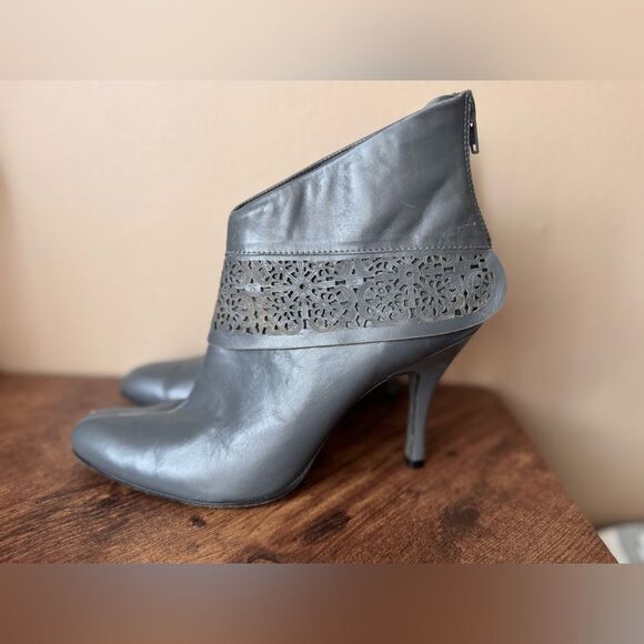 J Vincent Booties Chantile‎ Gray Leather size 8.5 - Picture 3 of 11